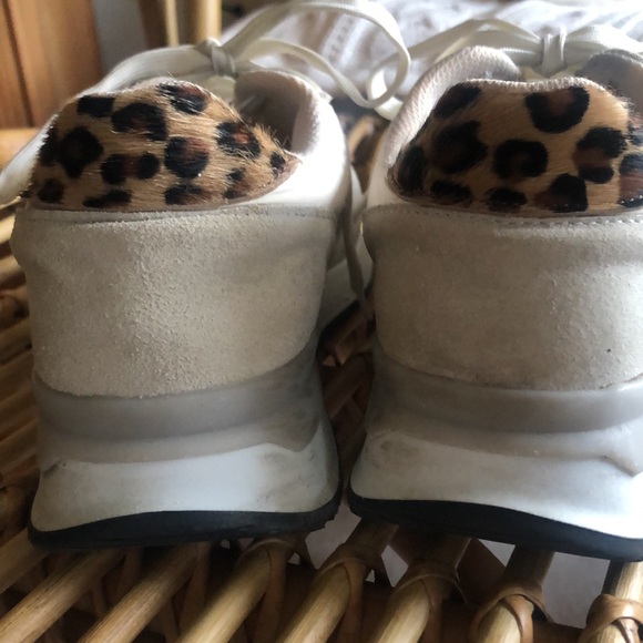 Dolce Vita EUC sneakers stylish animal print trim on heel upper - Picture 8 of 9